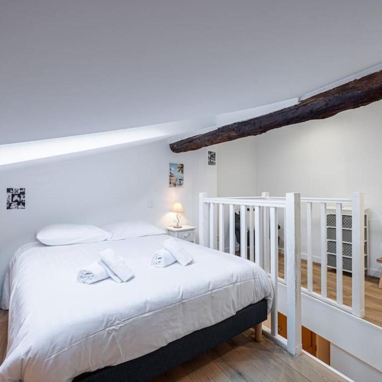 Magnifique appartement au cœur du Vieux Nice - Appartement 2 Chambres - 24