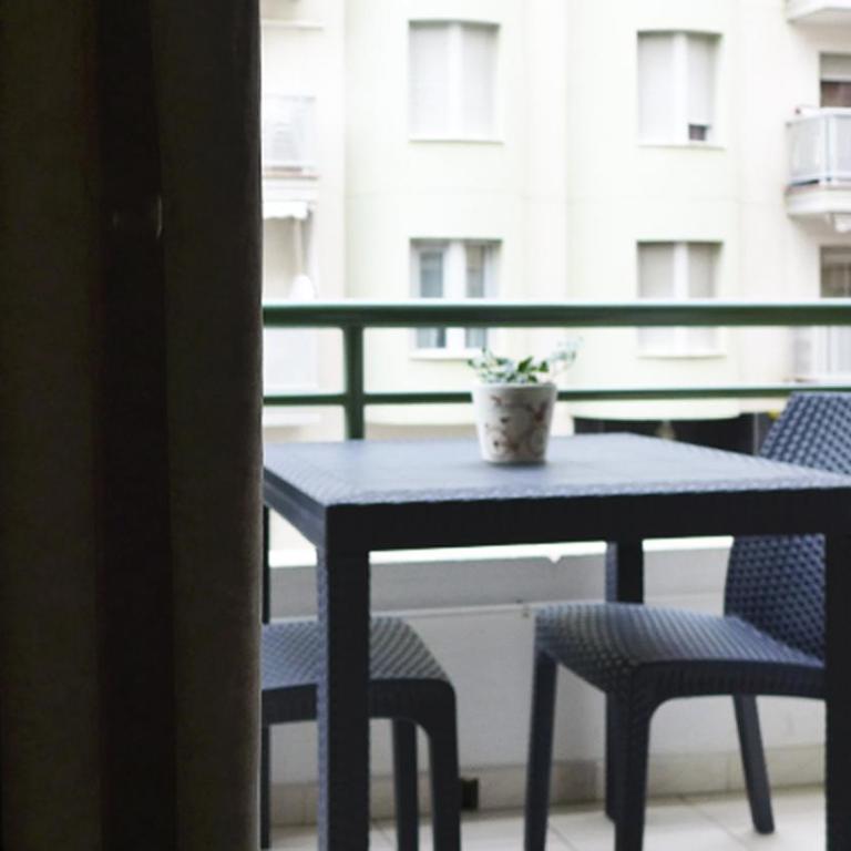 Hostal Rosa - Twin Room with Private Bathroom - 1