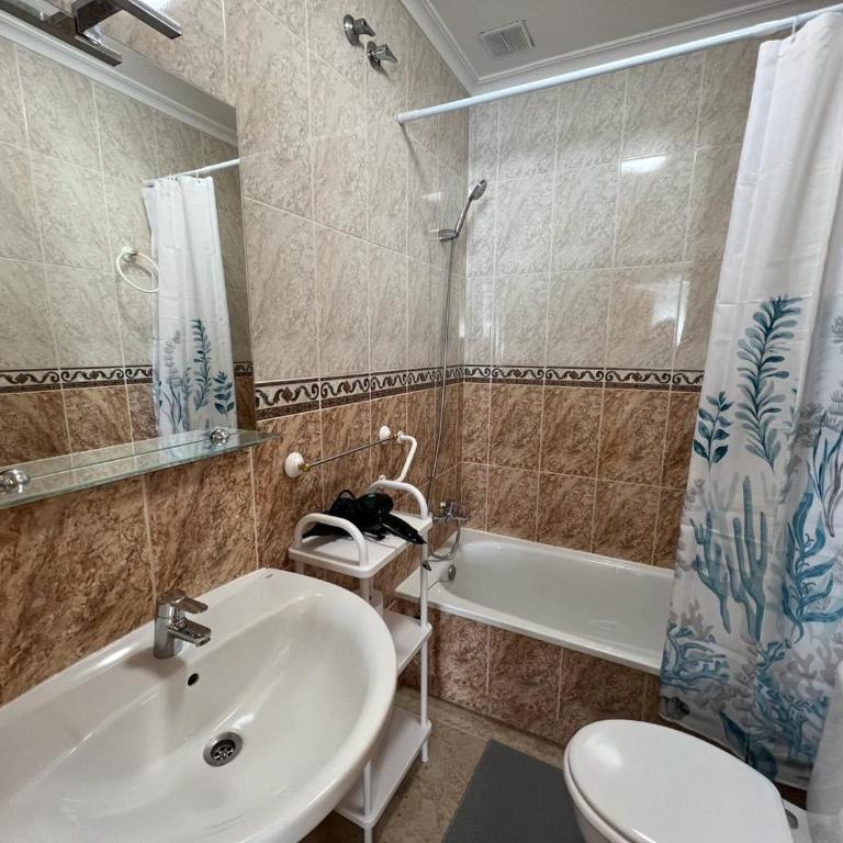 Apartment Los Naufragos - One-Bedroom Apartment with Sea View and Balcony - 13
