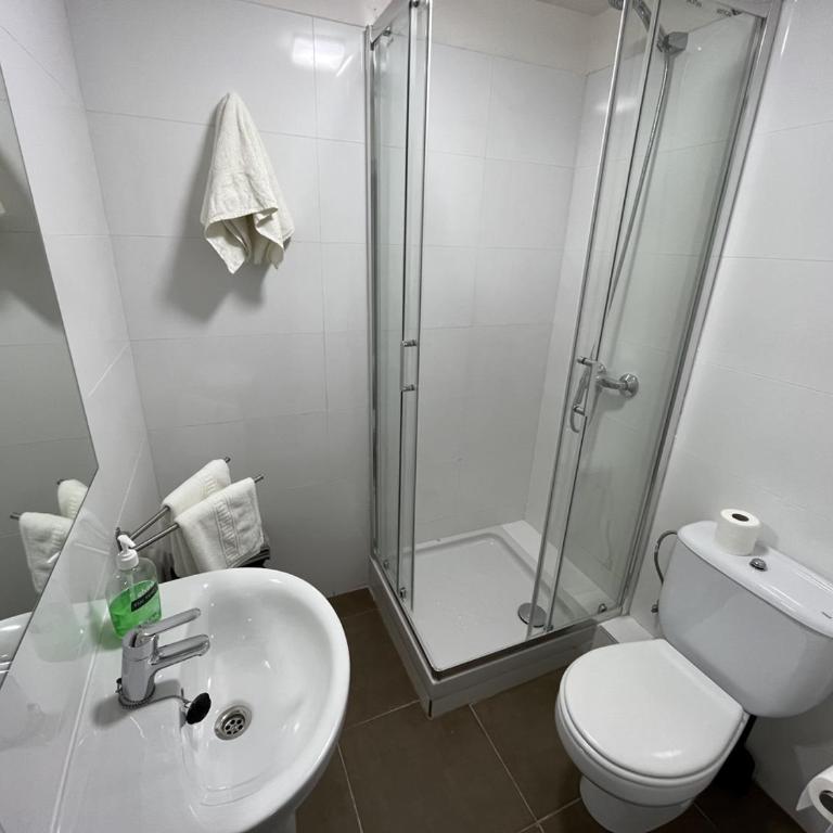 Hostal ARS - Zweibettzimmer mit eigenem Bad - 2