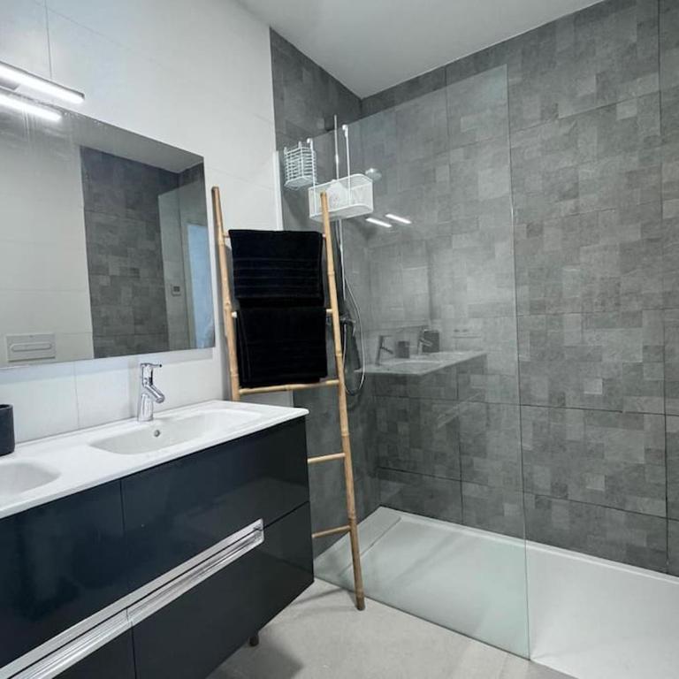 Luxueuze villa met verwarmd zwembad en zeezicht - Villa - 9