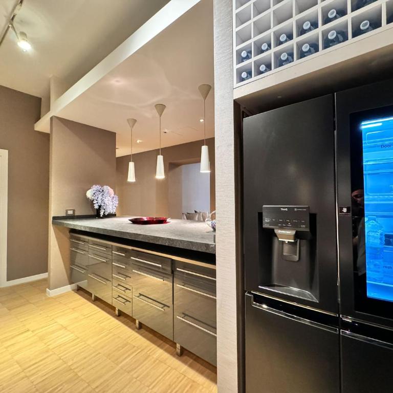 Easydomus Rome - Deluxe Five-Bedroom Apartment - Address: via dei Condotti 33 - 7
