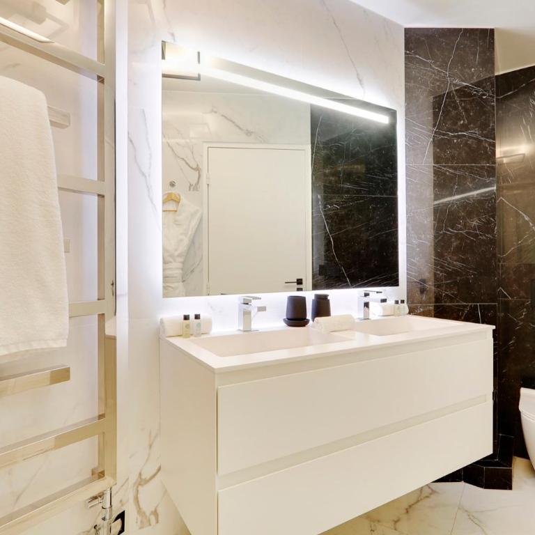 Ecrin de luxe à la Tour Eiffel - Appartement - 10
