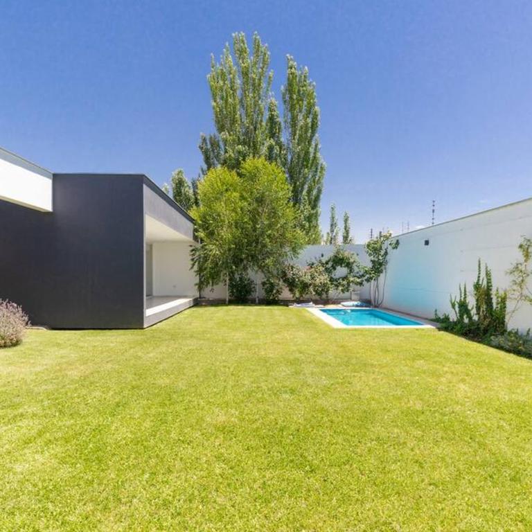 Casa con pileta y quincho a 5 minutos de Chacras! - Casa de 3 dormitorios - 36