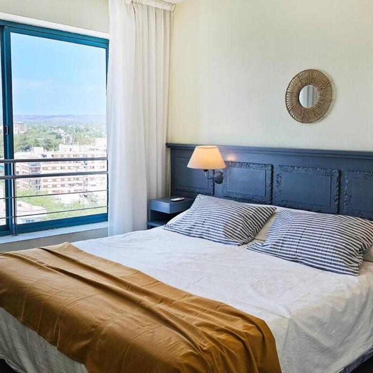 Vistas panorámicas, pileta y seguridad 24 hrs - Apartamento de 2 dormitorios - 19