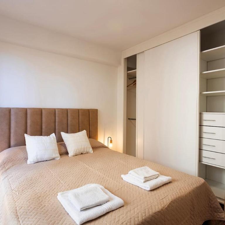 Departamento de Categoría, excelente ubicación - Apartamento de 2 dormitorios - 18