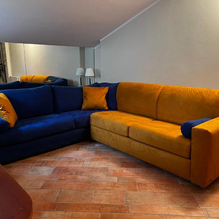 Attico in Piazza Matteotti - Appartamento con 2 Camere da Letto e Vista Lago - 17