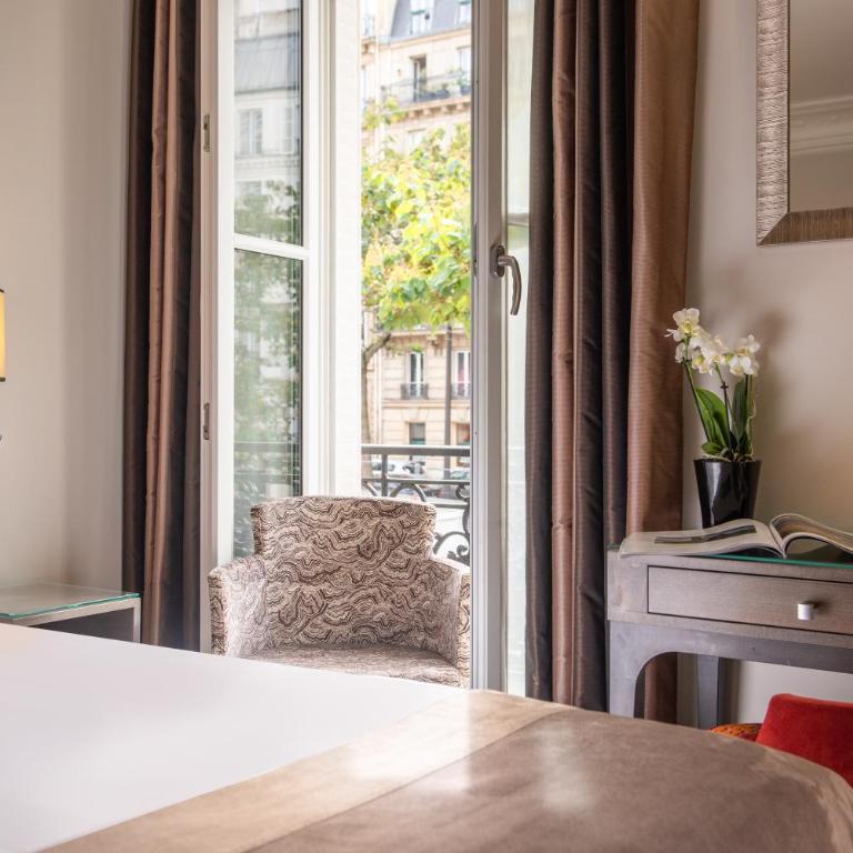 Régence Etoile - Chambre Double Supérieure avec Balcon - Vue sur Arc de Triomphe - 3