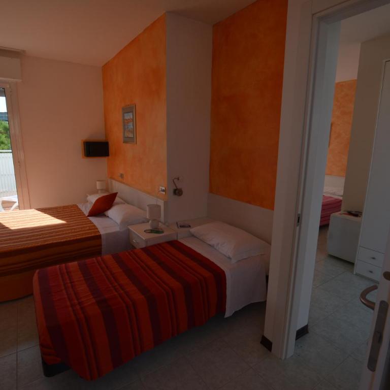 Hotel Nuova Graziosa - Triple Room with Terrace - 8