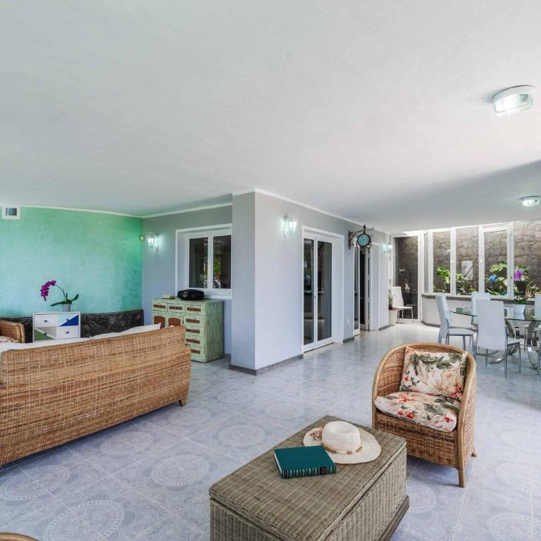 Villa Cervera - Four-Bedroom Villa - 28