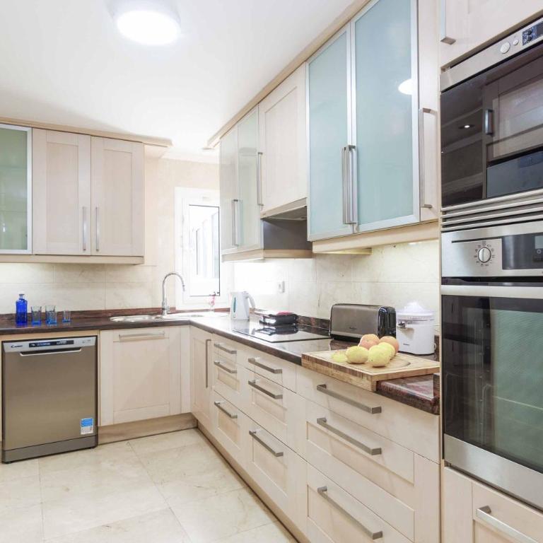 Villa Cervera - Four-Bedroom Villa - 31
