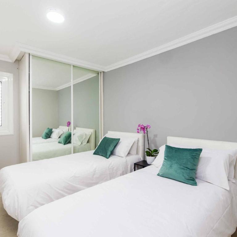Villa Cervera - Four-Bedroom Villa - 36