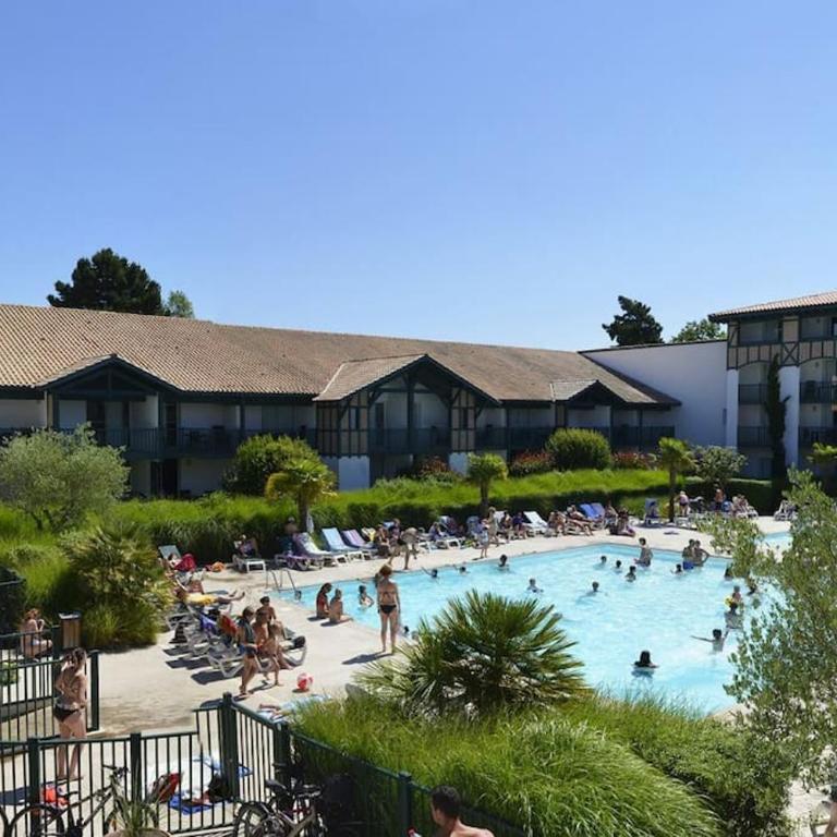 Appart 4 à 5 Pers face au golf 700m de l'océan - Appartement - 1