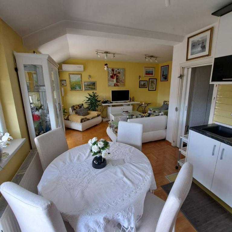 Apartman Swiss - Two-Bedroom Apartment - 5