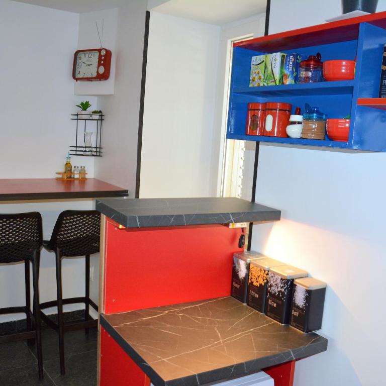 Montenegro Backpackers Home Budva - Kreveti na Sprat u 8-krevetnoj Spavaonici - 4