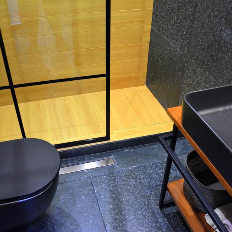 Montenegro Backpackers Home Budva - Kreveti na Sprat u 8-krevetnoj Spavaonici - 10