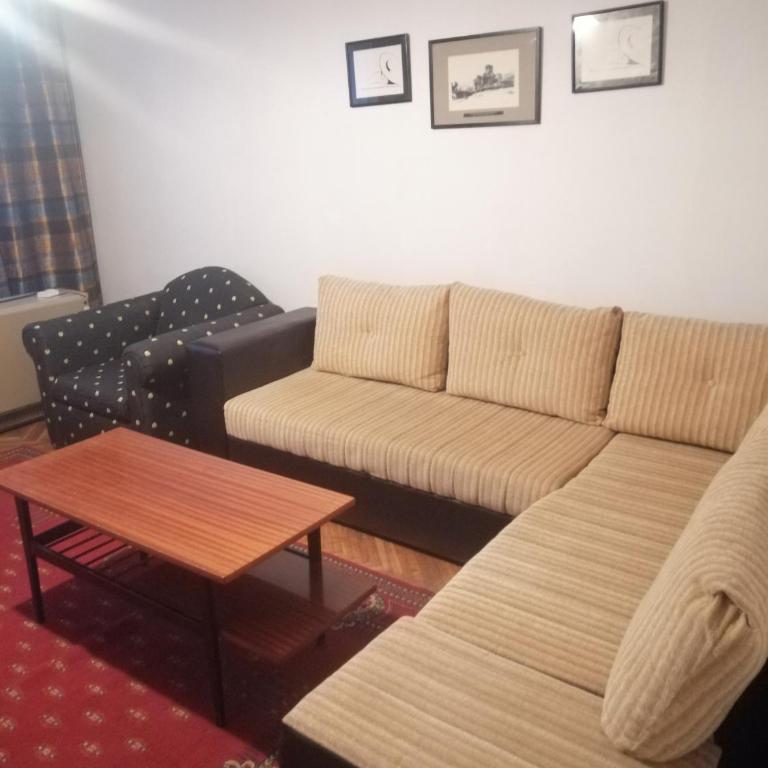 Stan u Vinči - Apartman s 1 Spavaćom Sobom i Balkonom - 1