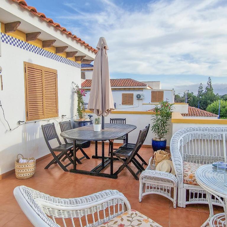 Apartamento ROSA del MAR Playas de Vera Ático en Primera Línea de Playa Piscina al Aire Libre Aparcamiento Gratuito WiFi Muy Rápido Acogedor con Calefacción - Appartement 2 Chambres - 41