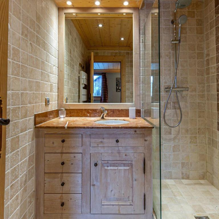 Chalet de Standing avec Cheminée et Sauna, Proche du Centre de Val-d'Isère - FR-1-694-14 - Chalet - 19