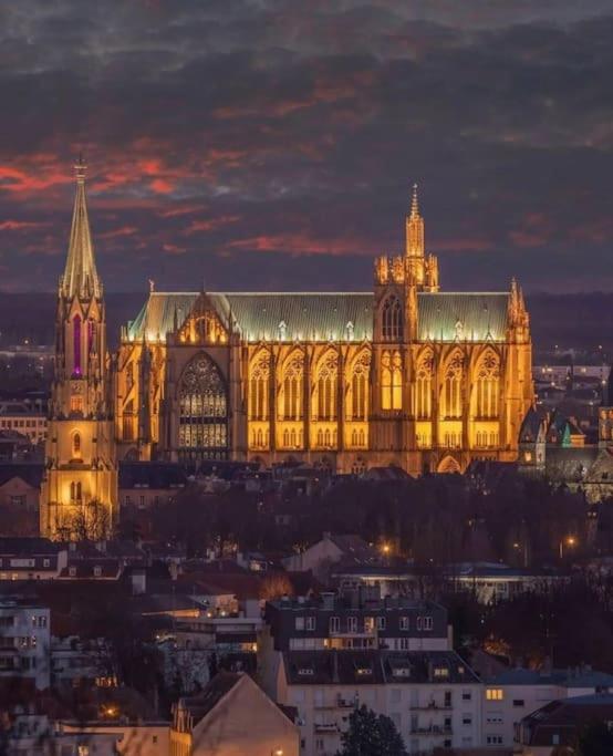 Superbe Appartement tout équipé, Le nid d'Eva à Metz Gare, Parking privé, Balcon, F2, 50m2, 3p - Appartement 1 Chambre - 21