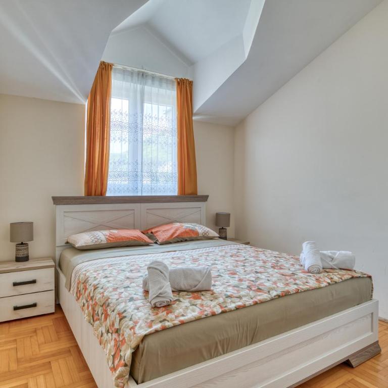 Apartments Elena - Apartman sa 2 Spavaće Sobe i Terasom - 4