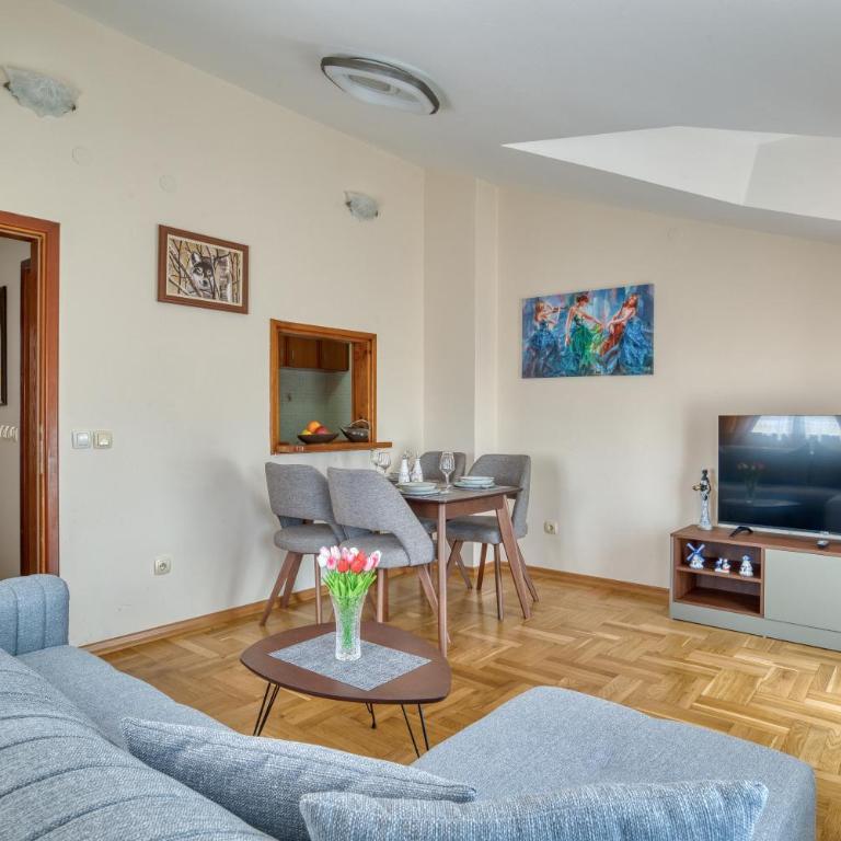 Apartments Elena - Apartman sa 2 Spavaće Sobe i Terasom - 3
