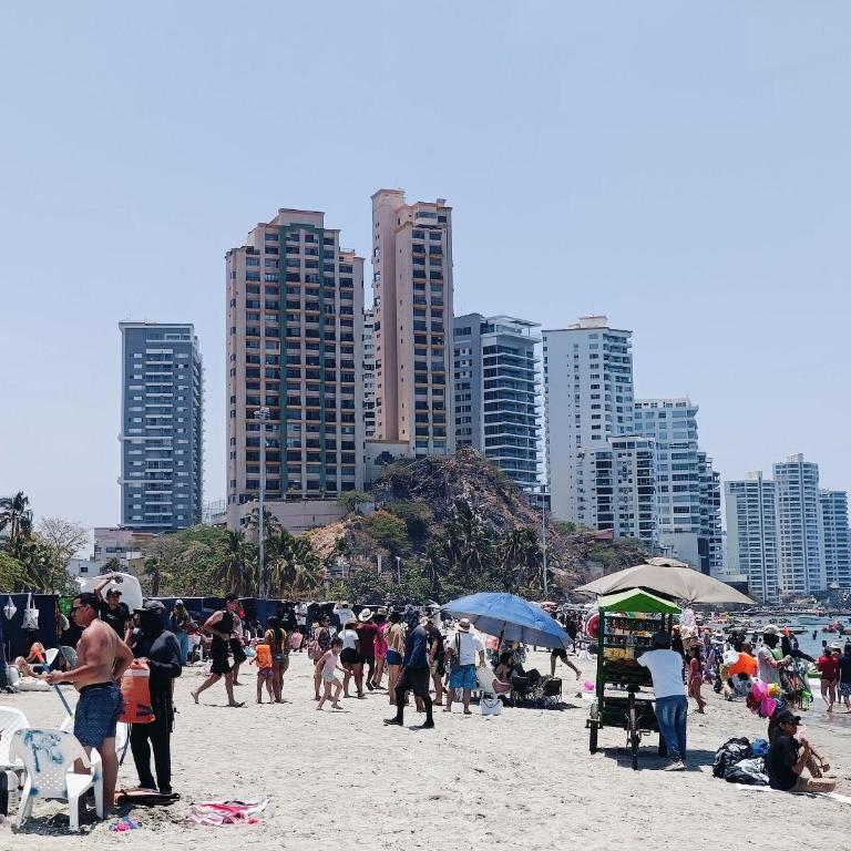 El Rodadero Hermoso Apartamento a 50m de la playa ven descansa o trabajar - Apartamento de 2 dormitorios - 82