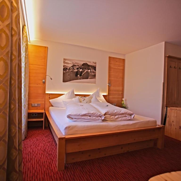 Pension Walserheim - Doppelzimmer mit Balkon - 4