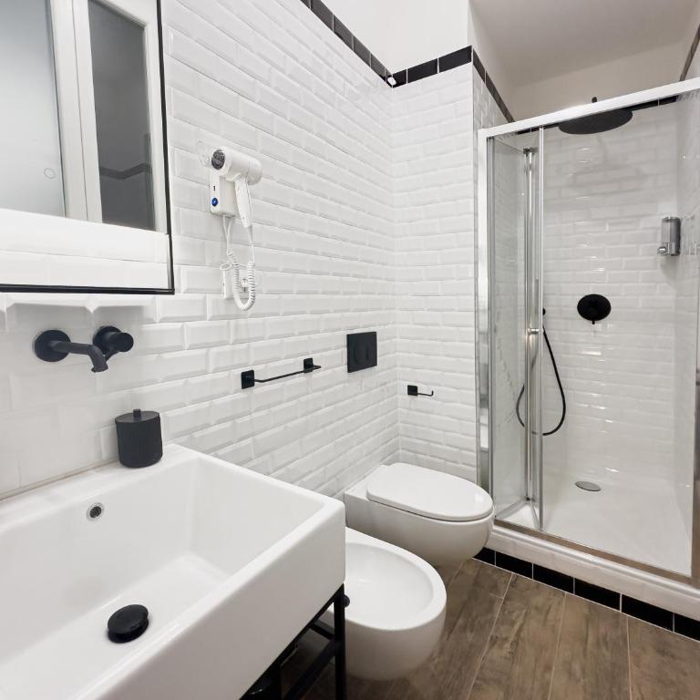 Realkasa Galliera Home & Suites - Camera Tripla con Terrazza - 5