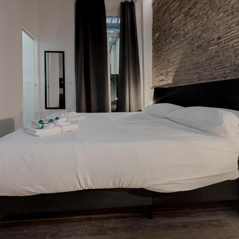 Realkasa Galliera Home & Suites - Camera Tripla con Terrazza - 6