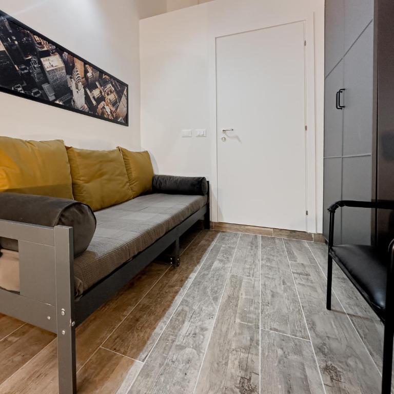 Realkasa Galliera Home & Suites - Camera Tripla con Terrazza - 4