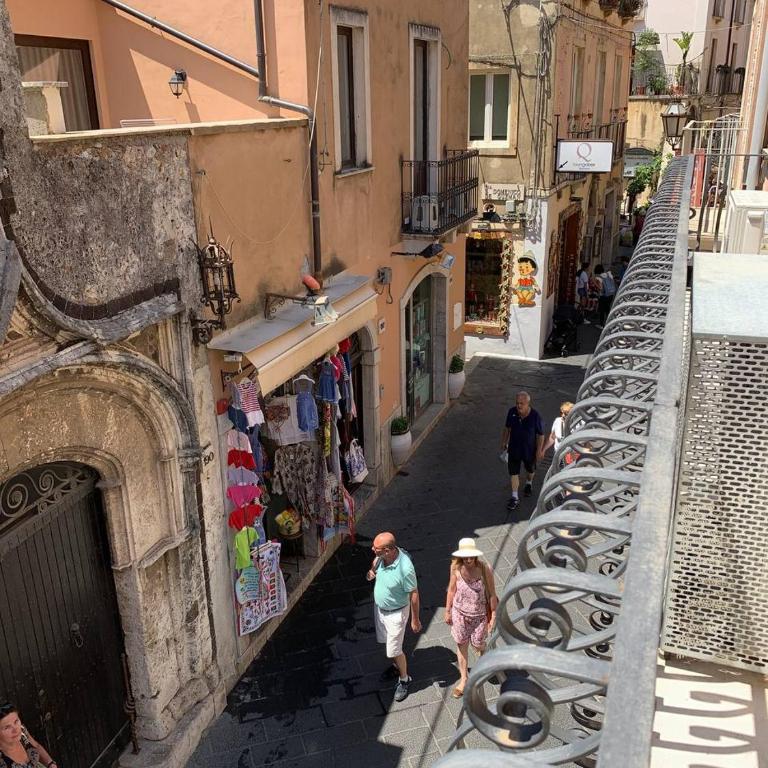 Guest house Le Sibille - Camera King con Balcone - 9