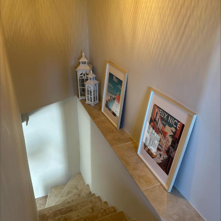 Villa de charme 6 Pièces avec Vue Mer sur les Hauteurs de Nice - Maison 3 Chambres - 2