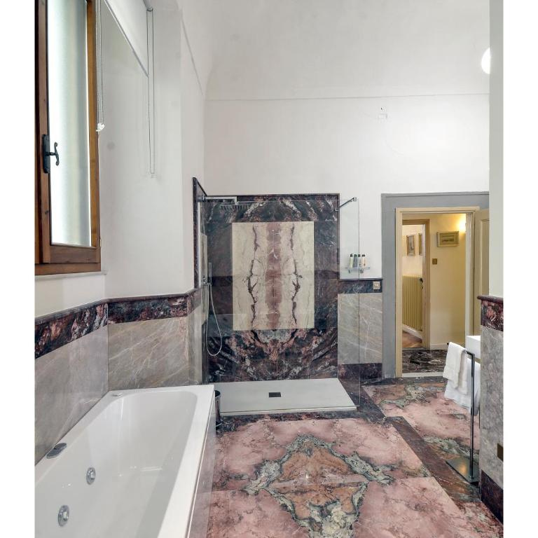 Duomo Luxury Home - Two-Bedroom Apartment - 29