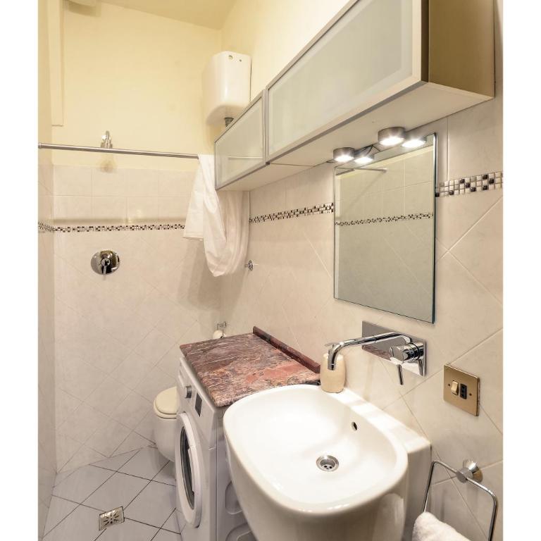 Duomo Luxury Home - Two-Bedroom Apartment - 31