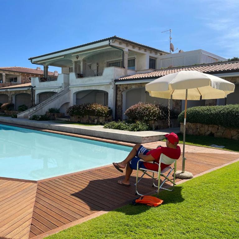 LIKE at HOME n 11 Poolside Paradise Patio - Two-Bedroom House - 19
