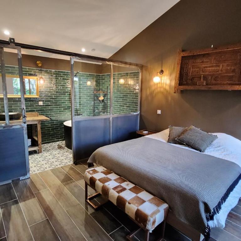 LE MAS DE LA TERRE - Chambres d'hôtes - Double Room - 1