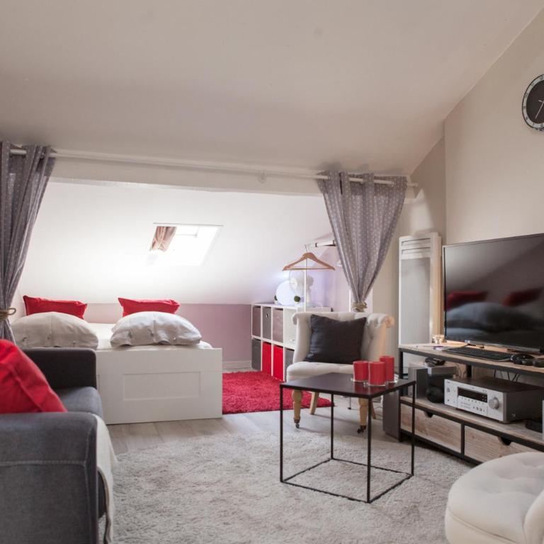 Spacious 2-Bedroom Family Duplex with Free Parking and Netflix - Appartement en Duplex - 10