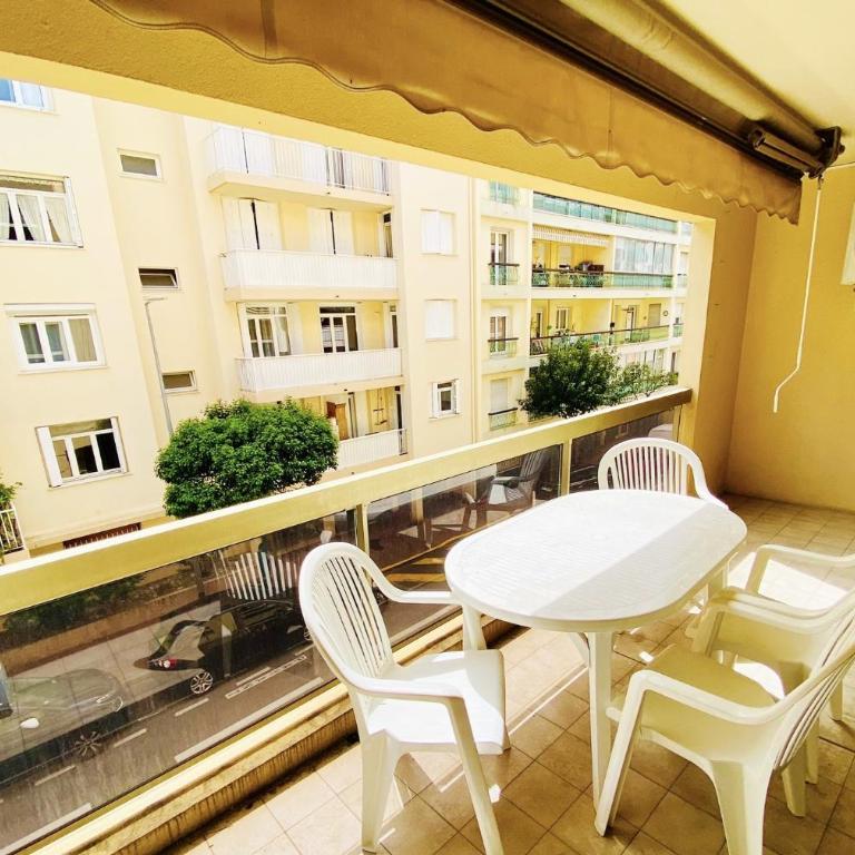Square central - Apartment mit 1 Schlafzimmer mit Stadtblick - 9