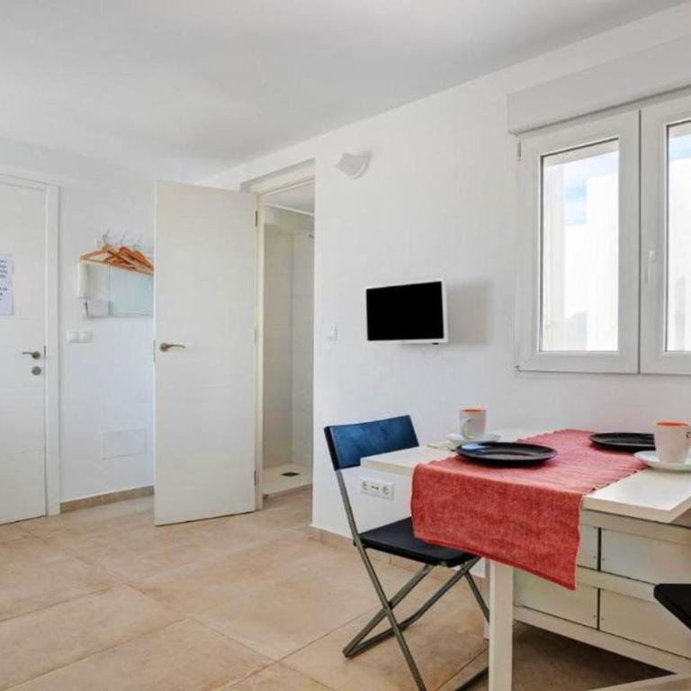 Apartamentos ALAZUL Extramuros - Estudio - 4