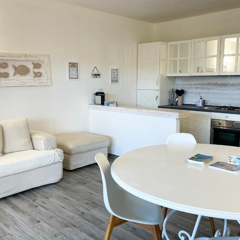 LIKE at HOME n 12 Poolside Garden Apartment - Appartamento con 2 Camere da Letto - 29