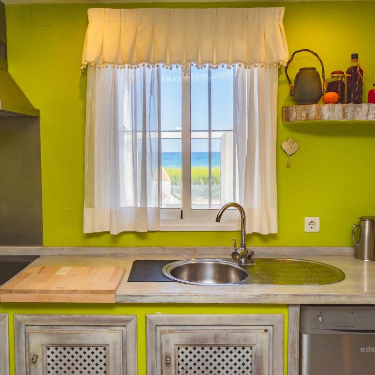 Cubo's Beachfront Marina de Casares House - Casa - 21