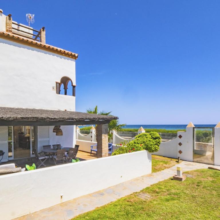Cubo's Beachfront Marina de Casares House - Casa - 64