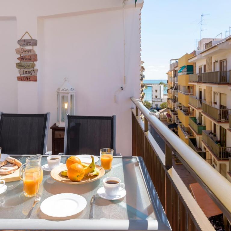 Port Perfection: Your Dream Apartment by the Beach - Apartamento de 3 dormitorios - 1