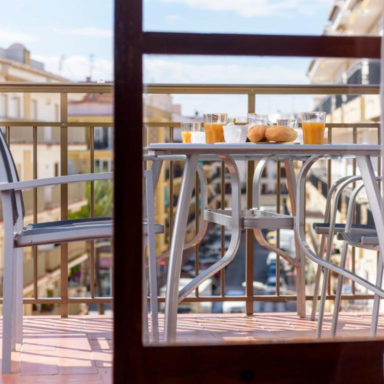 Port Perfection: Your Dream Apartment by the Beach - Apartamento de 3 dormitorios - 2