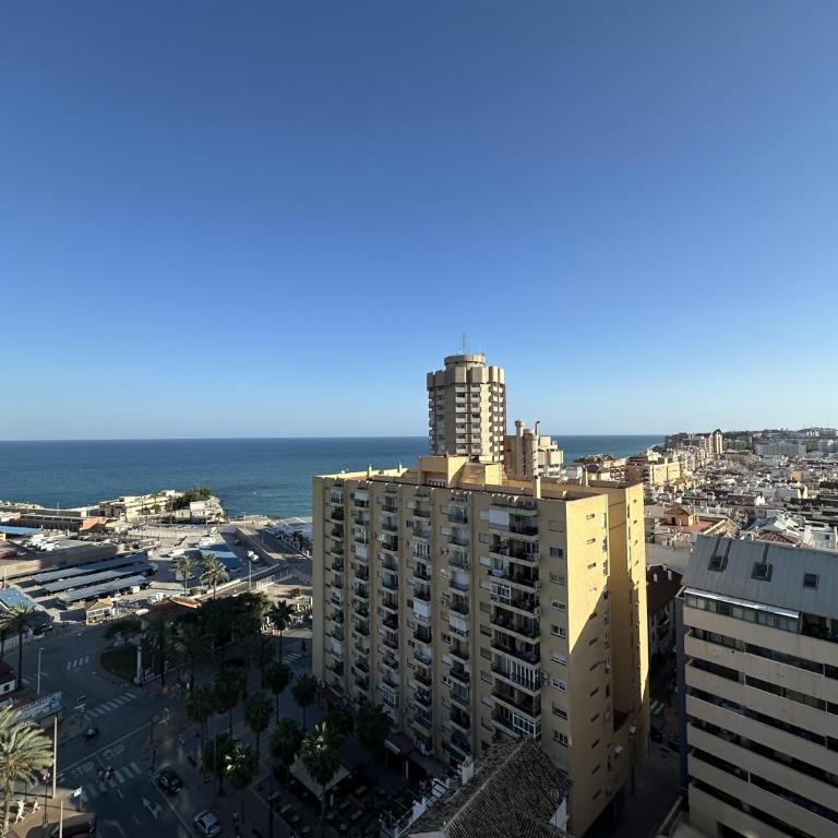 Apto con vistas al mar a 1min de playa Fuengirola - Apartamento - 6