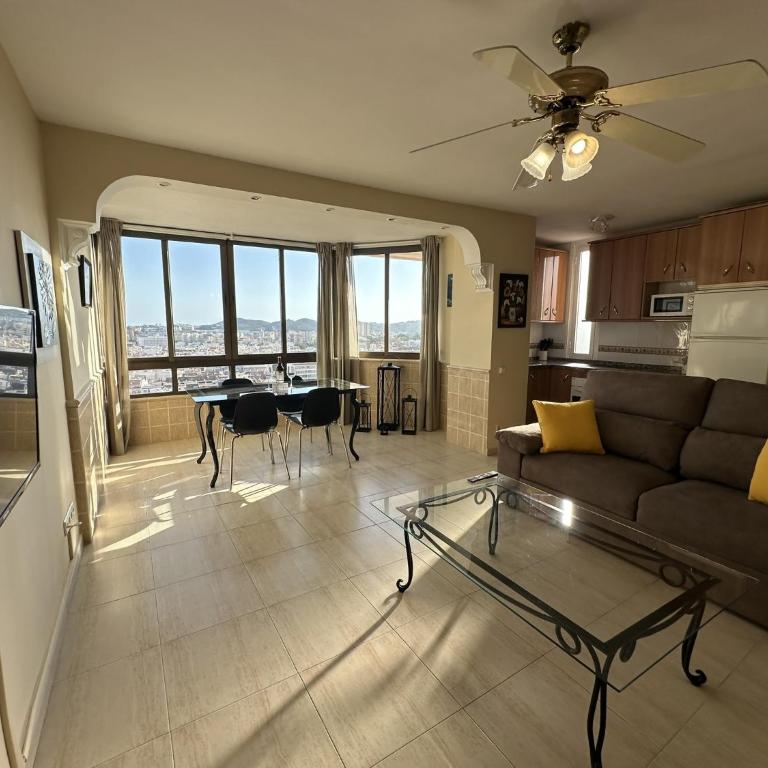 Apto con vistas al mar a 1min de playa Fuengirola - Apartamento - 3