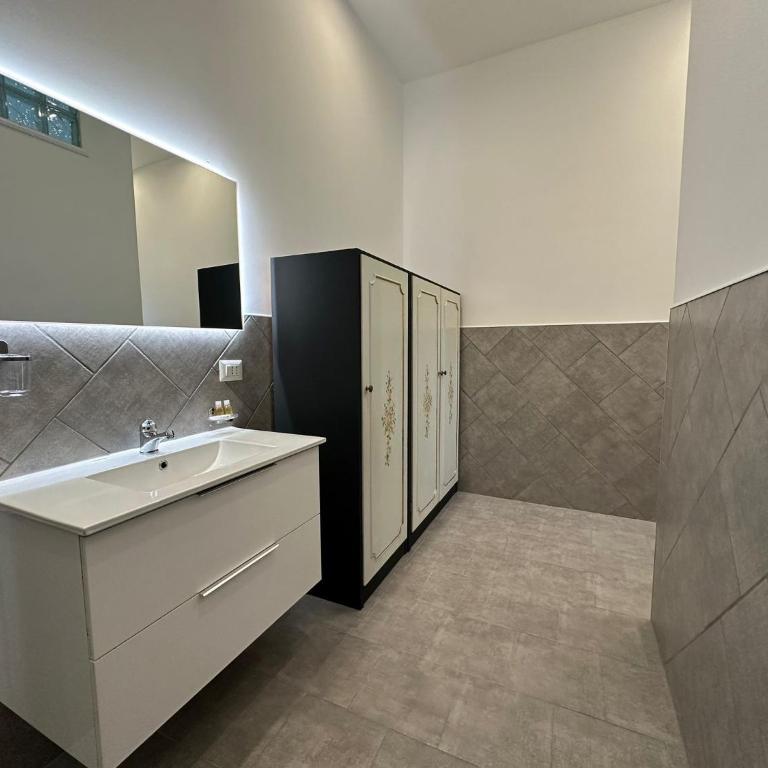 Habitatio Mercatorum Guesthouse - LS Accommodations - Two-Bedroom Apartment - 26