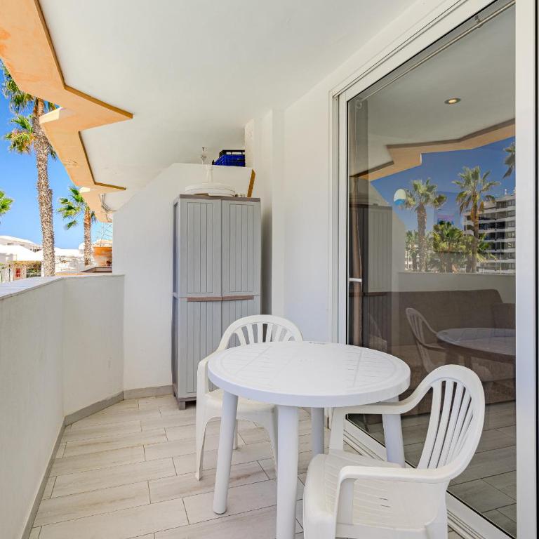 Un dormitorio en Playa de las Américas - Apartamento - 4