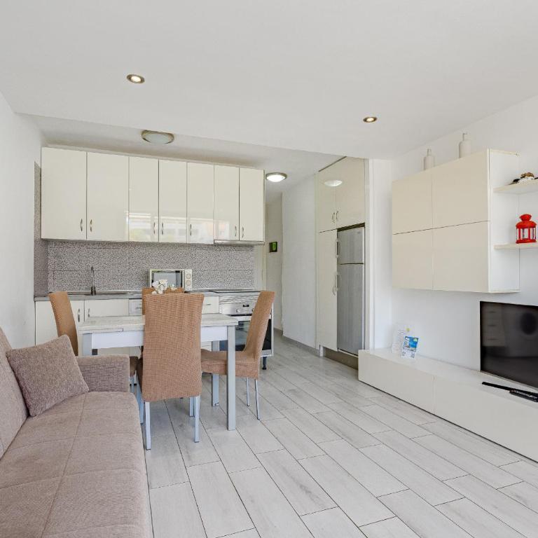Un dormitorio en Playa de las Américas - Apartamento - 5